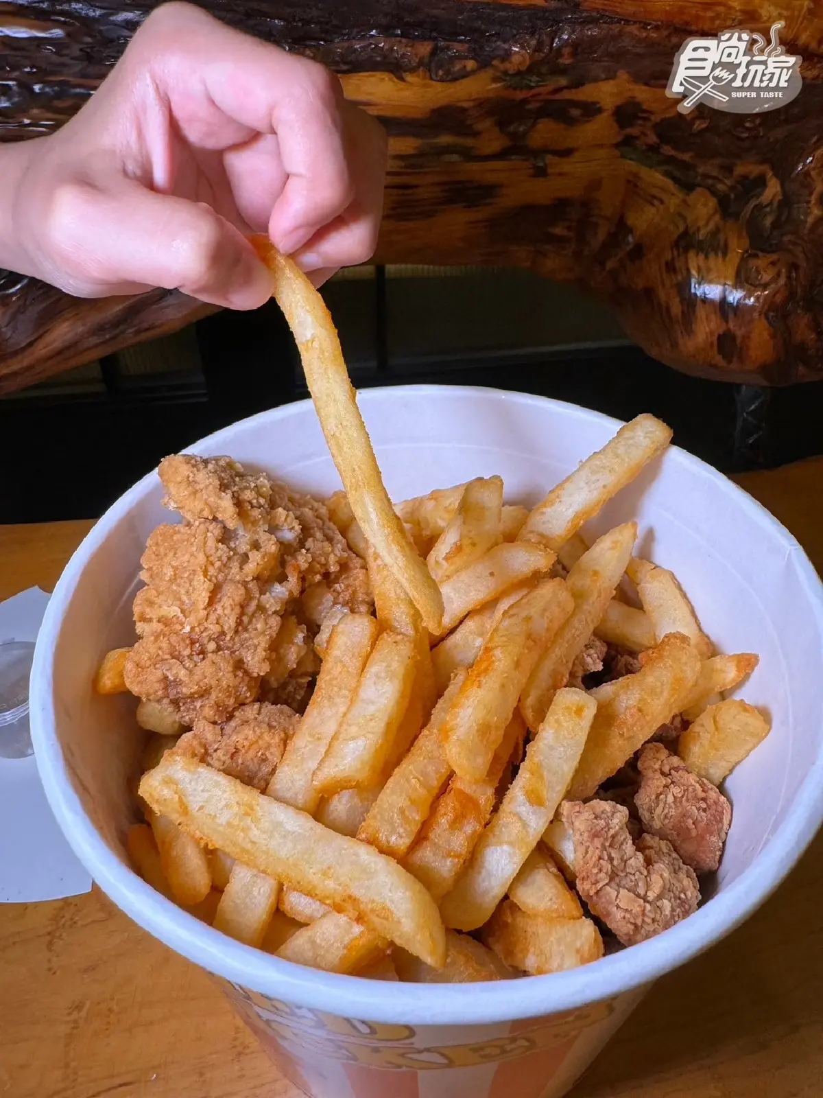 【獨家】住宿買２送４太誇張！海景飯店超狂6800元優惠，還可看Line主題沙雕展