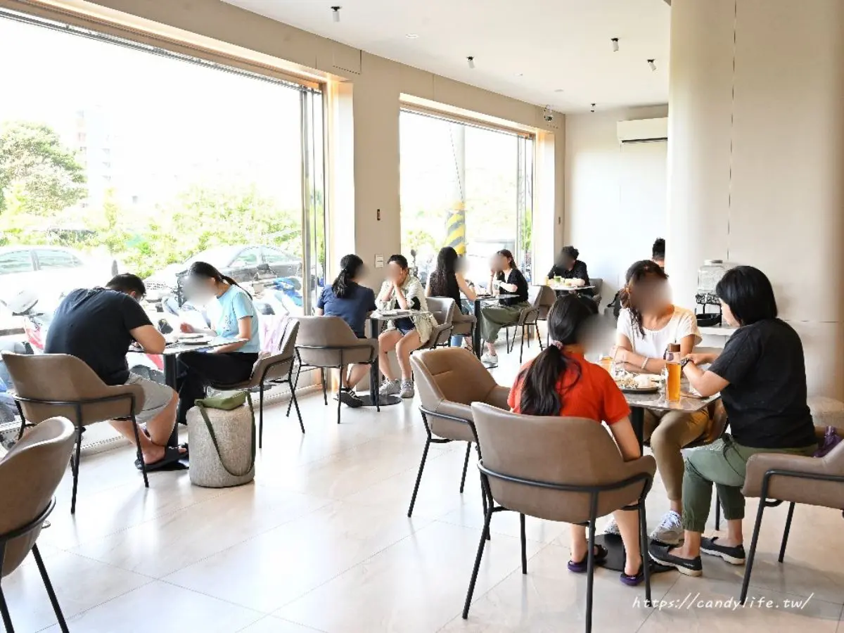IG超夯「可頌霜淇淋」藏在這!台中隱藏版民宅甜點麵包店,暴紅千層蛋塔也有 IG超夯「可頌霜淇淋」藏在這!台中隱藏版民宅甜點麵包店,暴紅千層蛋塔也有