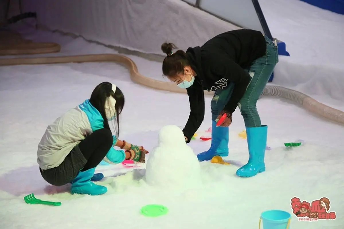 考100分免費玩雪!全台首家「室內雪樂園」加碼送飲料,每日限量30名快搶 考100分免費玩雪!全台首家「室內雪樂園」加碼送飲料,每日限量30名快搶