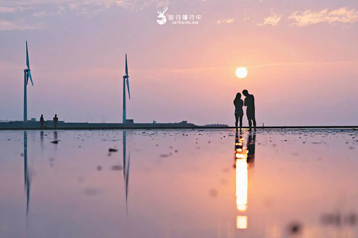 2024台中高美濕地一日遊!潮汐時間、交通方式、10家人氣美食 台中一日遊景點必衝「高美濕地」,這裡有最美夕陽。