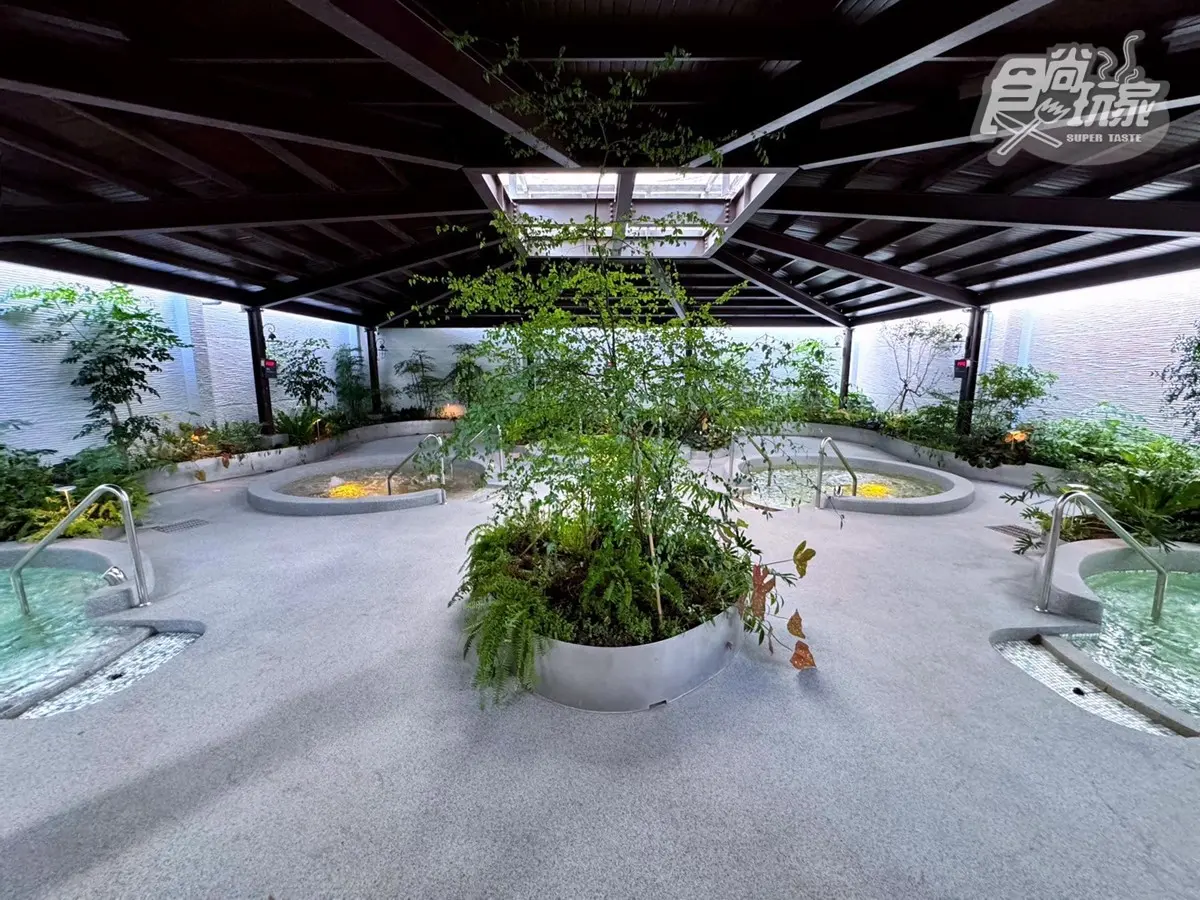 【新開店】在雨林裡泡湯！礁溪溫泉旅店華麗回歸，還能爽嗑生魚片、鴨賞