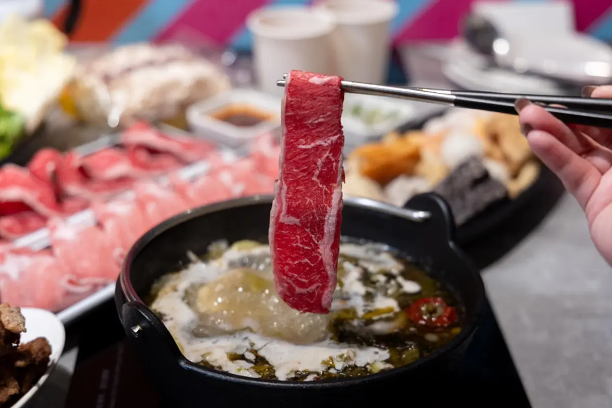194元起吃到飽!超狂「台式火鍋」爽嗑自助蔬食吧、甜點,快搶3天買一送一 194元起吃到飽!超狂「台式火鍋」爽嗑自助蔬食吧、甜點,快搶3天買一送一