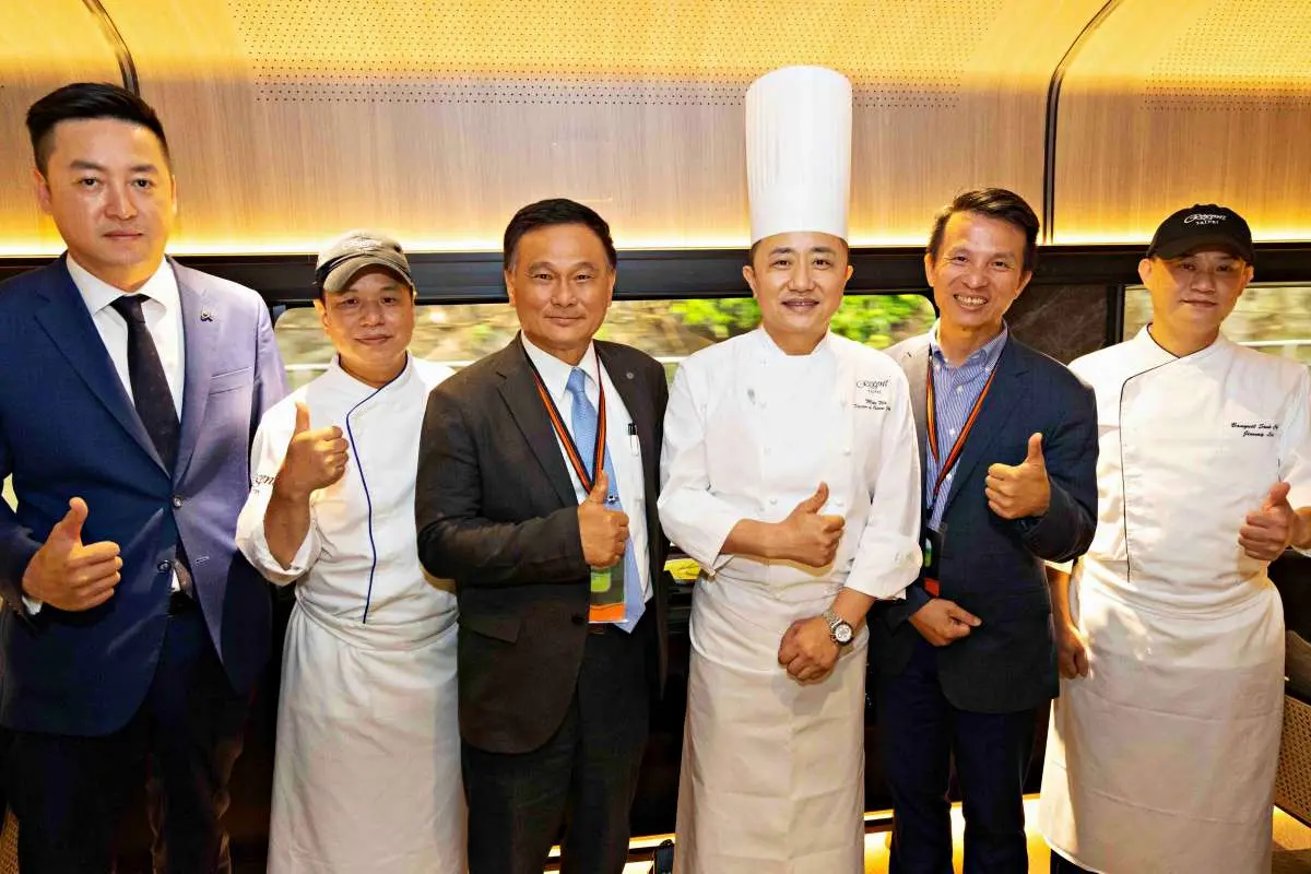 五星級西施泡飯、港點拼盤搬上列車!「移動五星餐廳」升級,最新行程快搶訂 五星級西施泡飯、港點拼盤搬上列車!「移動五星餐廳」升級,最新行程快搶訂