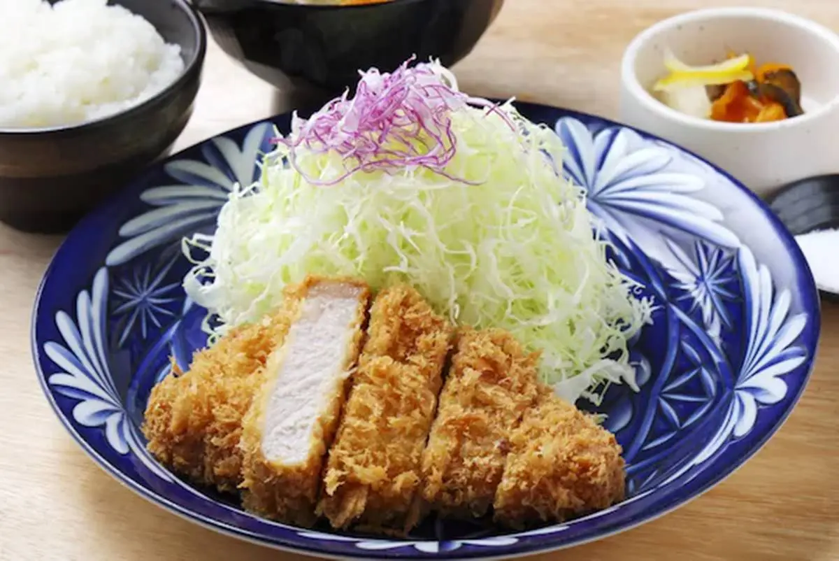 2024最新!東京成田機場必吃美食12選:站著吃的壽司、機場和牛料理 2024最新!東京成田機場必吃美食12選:站著吃的壽司、機場和牛料理