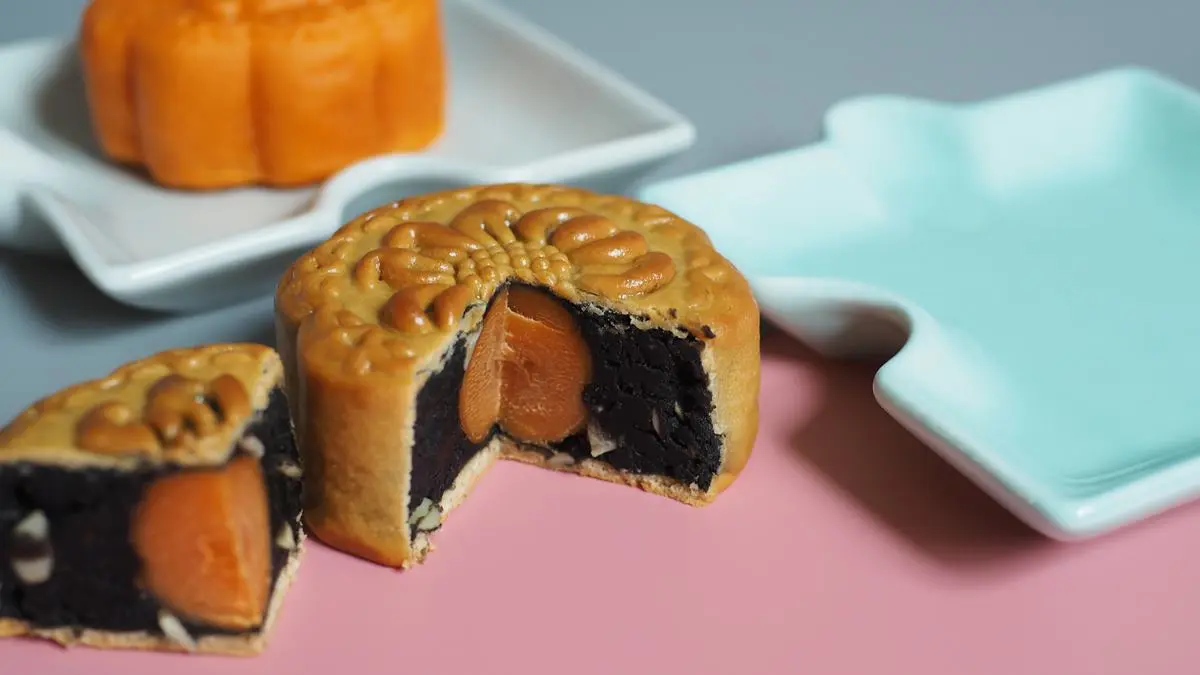 中秋節不送月餅了？眾人換成餅乾、鳳梨酥，網揭背後殘酷真相：快變時代眼淚