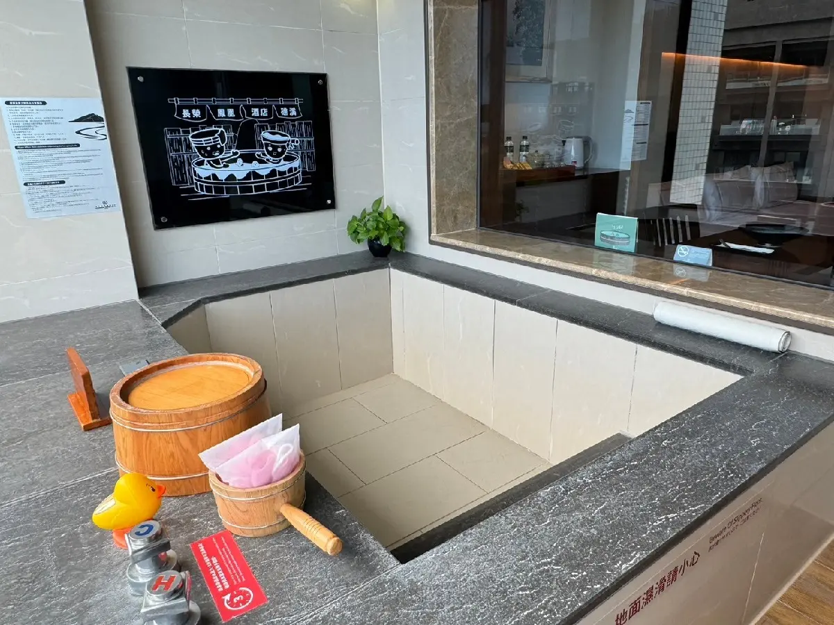 【獨家】烤鴨四吃吃到飽！礁溪星級酒店最新優惠，可享千坪溫泉戲水區