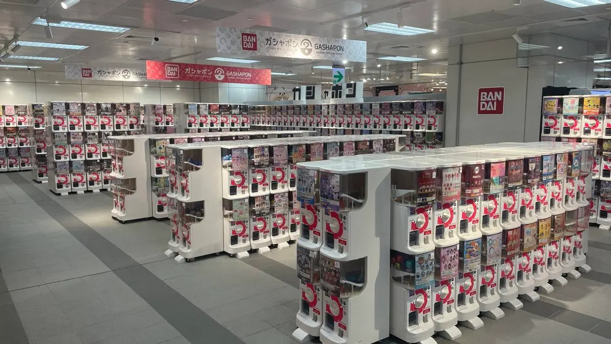 全台最大扭蛋店來了！600台扭蛋機、最新機台通通有，必收９公分星之卡比