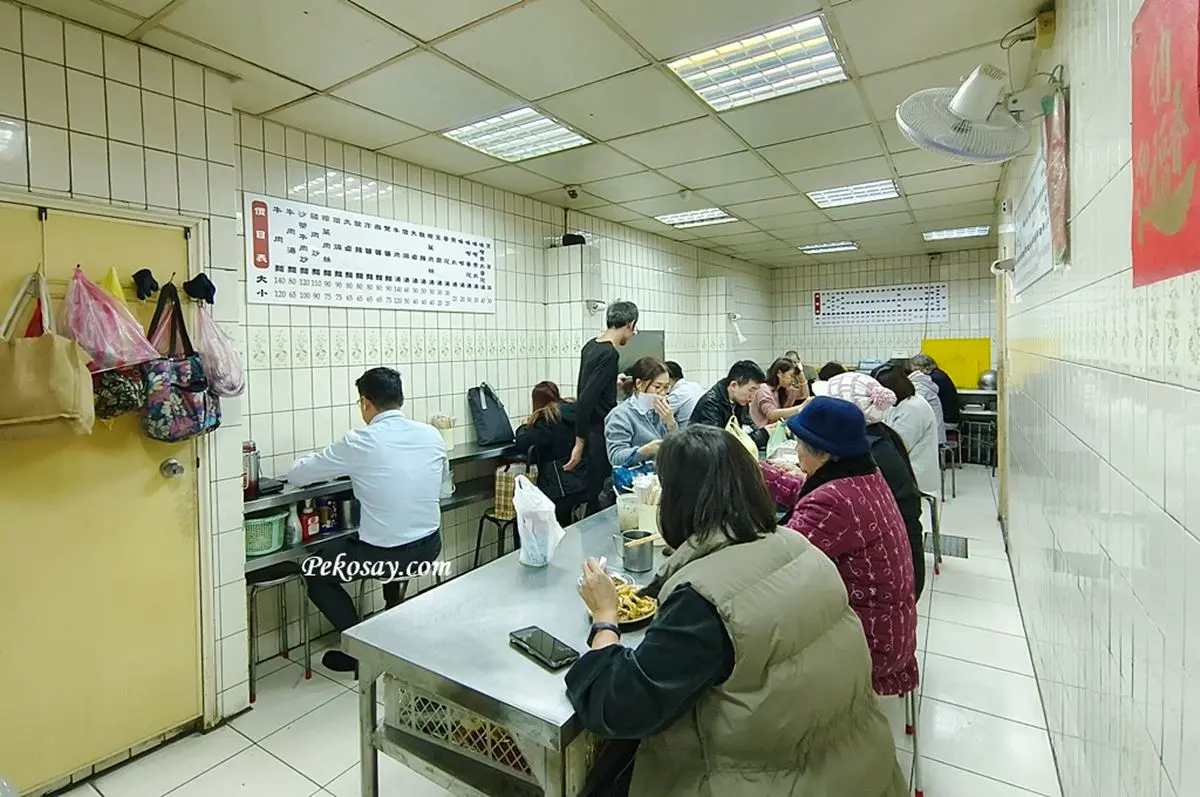外媒稱「台灣美食之最」!台北城中市場「老字號熗鍋麵」,手擀麵Q彈有嚼勁 外媒稱「台灣美食之最」!台北城中市場「老字號熗鍋麵」,手擀麵Q彈有嚼勁