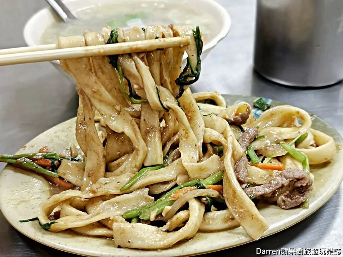 外媒稱「台灣美食之最」!台北城中市場「老字號熗鍋麵」,手擀麵Q彈有嚼勁 外媒稱「台灣美食之最」!台北城中市場「老字號熗鍋麵」,手擀麵Q彈有嚼勁