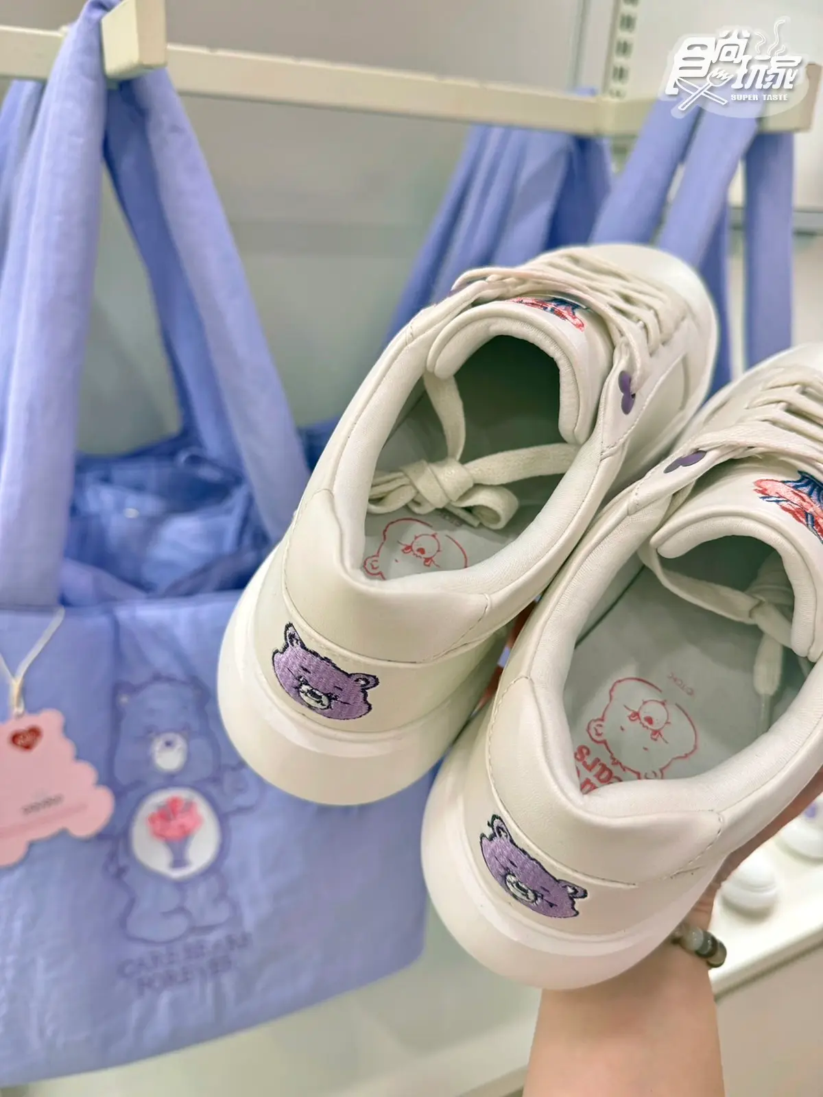 全台首間「彩虹熊粉紅小屋」在西門!Care Bears專賣店:巨大盒裝、送襪子盲盒 全台首間「彩虹熊粉紅小屋」在西門!Care Bears專賣店:巨大盒裝、送襪子盲盒