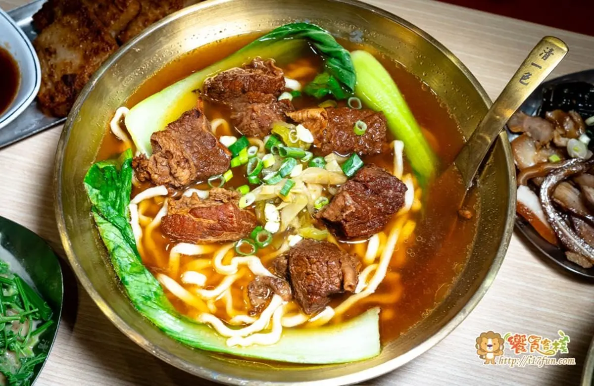 免費加湯續麵、珍奶喝到飽!「高CP值牛肉麵店」最低95元,必點招牌紅燒牛腩 免費加湯續麵、珍奶喝到飽!「高CP值牛肉麵店」最低95元,必點招牌紅燒牛腩