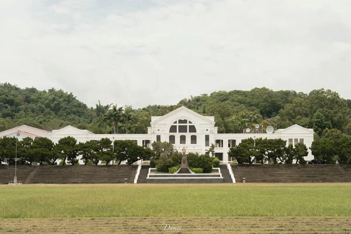 「中興新村」一日遊:10大景點推薦、文青聚落+必吃市場美食 中興新村景點|中興會堂(小白宮)