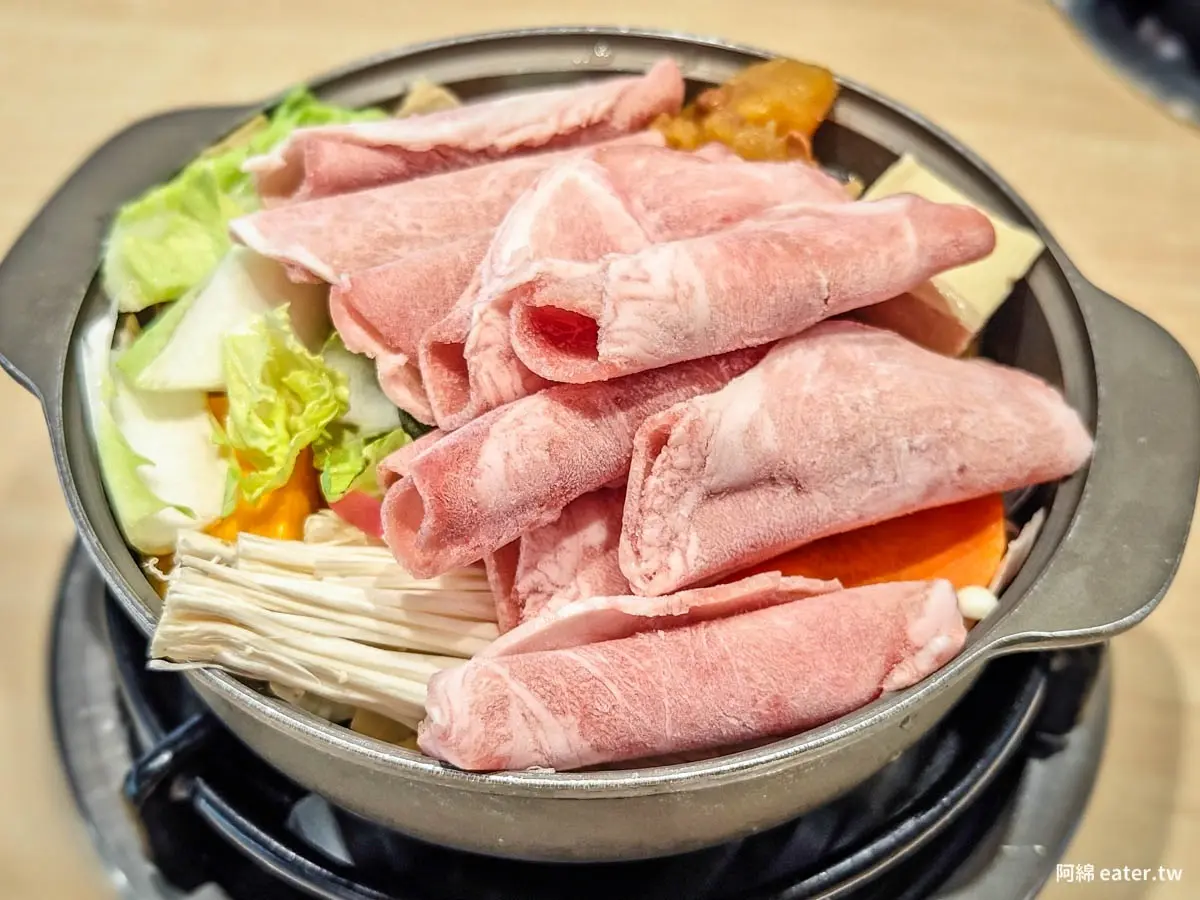 錢都旗下最狂「平價小火鍋」!160元起豬油拌飯、霜淇淋吃到飽,28款鍋物任選 錢都旗下最狂「平價小火鍋」!160元起豬油拌飯、霜淇淋吃到飽,28款鍋物任選