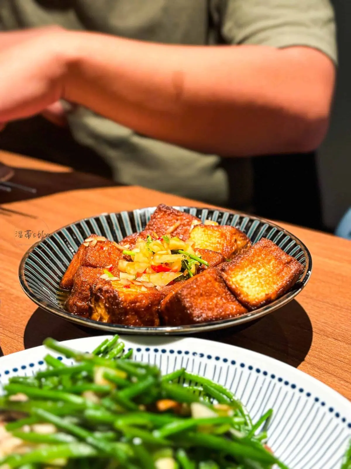 399元生啤喝到飽!台北「滷肉飯冠軍」熱炒店飄香50年,必點惹娘燒蛋 399元生啤喝到飽!台北「滷肉飯冠軍」熱炒店飄香50年,必點惹娘燒蛋