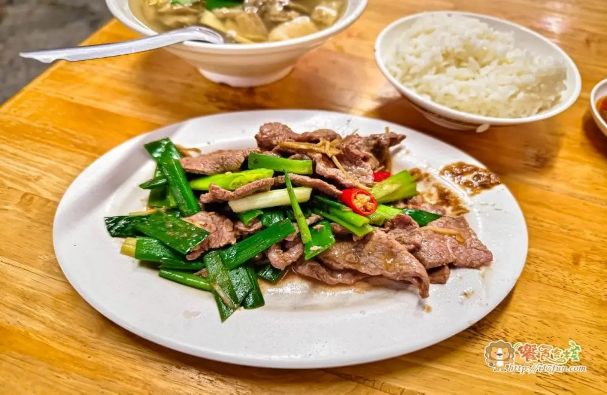 免費續湯喝到飽!高雄老店「滿料牛雜湯」只要80元,牛肉熱炒百元出頭超親民 免費續湯喝到飽!高雄老店「滿料牛雜湯」只要80元,牛肉熱炒百元出頭超親民