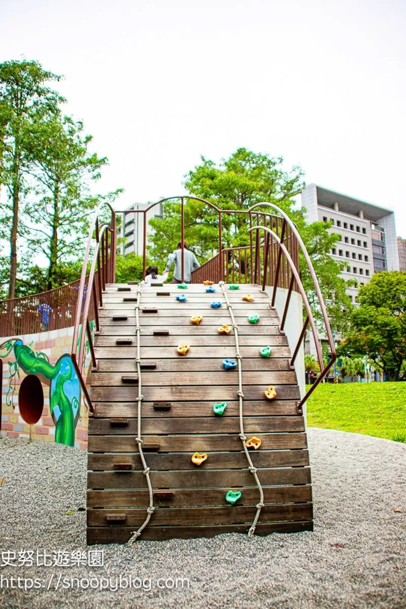 童話風「傑克與魔豆」主題公園在這!必玩3層旋轉溜滑梯,還有超Q彩繪牆 童話風「傑克與魔豆」主題公園在這!必玩3層旋轉溜滑梯,還有超Q彩繪牆