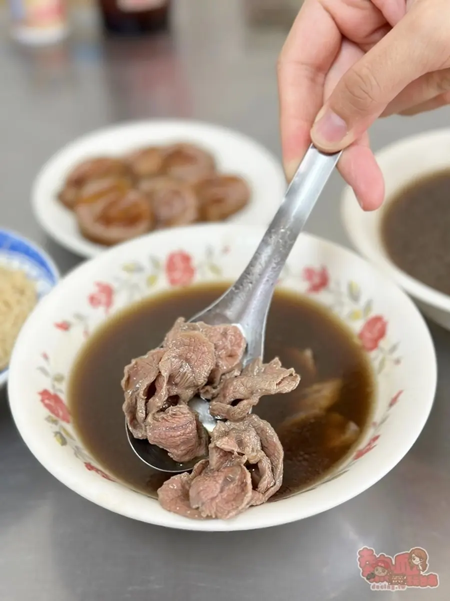 市場起家老字號!老饕最愛「羊皮卷」香Q軟嫩,假日獨賣、限量晚來吃不到 市場起家老字號!老饕最愛「羊皮卷」香Q軟嫩,假日獨賣、限量晚來吃不到