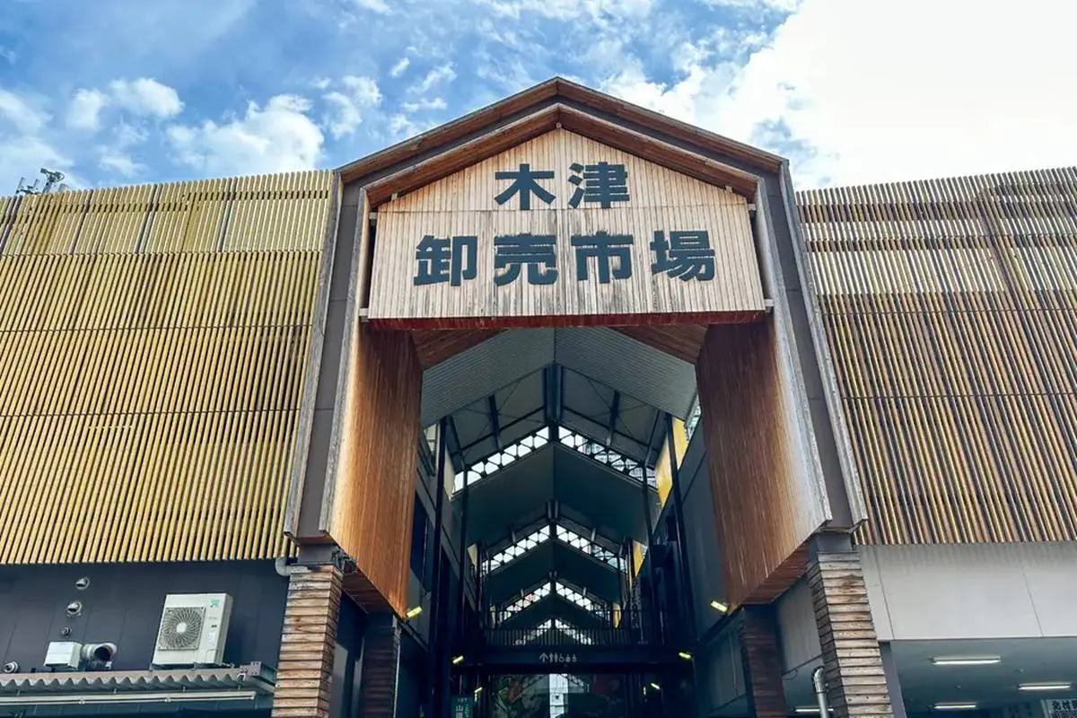 觀光客還不知道！大阪300年「最狂美食市場」，高CP生蠔、生魚片150攤任選