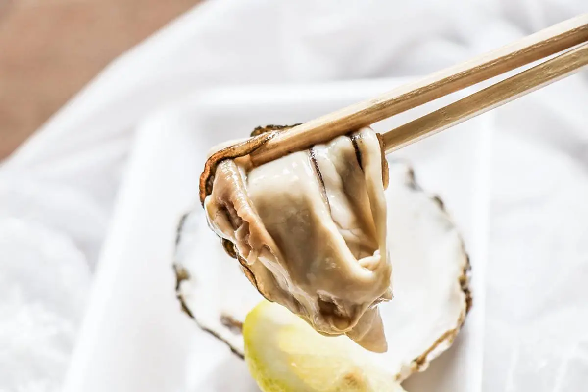 觀光客還不知道！大阪300年「最狂美食市場」，高CP生蠔、生魚片150攤任選
