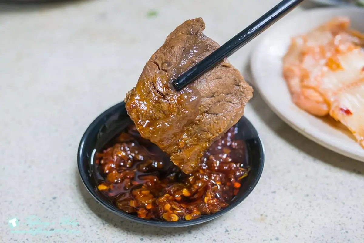 台中最強「爆量牛肉鍋」!牛肉塊、蔥肉丸滿到炸出,在地人瘋排隊開店就客滿 台中最強「爆量牛肉鍋」!牛肉塊、蔥肉丸滿到炸出,在地人瘋排隊開店就客滿