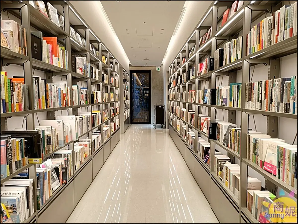 最低180元起!「台中室內景點」零食、麵包、飲料吃到飽,再附插座+書籍 最低180元起!「台中室內景點」零食、麵包、飲料吃到飽,再附插座+書籍