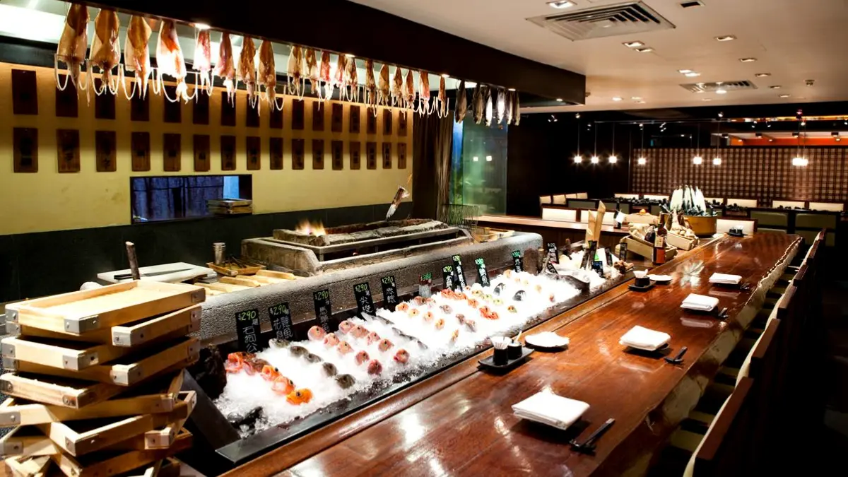 現場座位有包廂式及吧檯區。（圖片來源：台北君悅酒店）