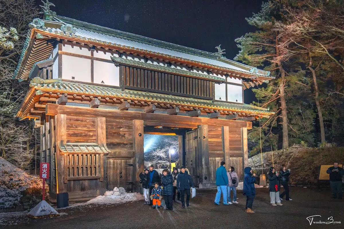 一生必看一次!夜訪百年古城「雪燈籠祭」,絕美映雪「冬之櫻」綿延兩岸 一生必看一次!夜訪百年古城「雪燈籠祭」,絕美映雪「冬之櫻」綿延兩岸