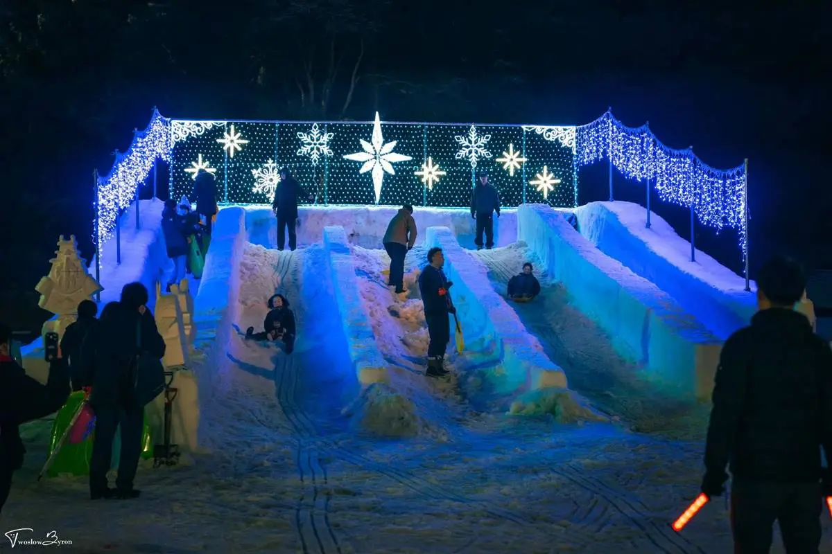 一生必看一次!夜訪百年古城「雪燈籠祭」,絕美映雪「冬之櫻」綿延兩岸 一生必看一次!夜訪百年古城「雪燈籠祭」,絕美映雪「冬之櫻」綿延兩岸