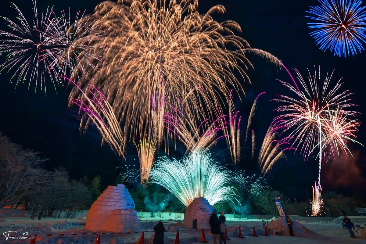 必看「冬花火」!青森最美雪祭時間公布,奇幻「雪屋酒吧」飲料杯喝完可吃掉 必看「冬花火」!青森最美雪祭時間公布,奇幻「雪屋酒吧」飲料杯喝完可吃掉