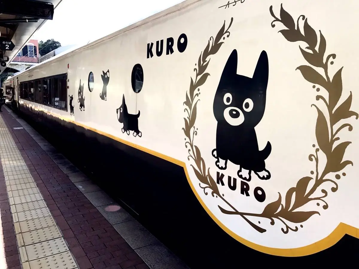 超人氣觀光列車!搭「小黑狗火車」玩九州,親子專屬球池、咖啡店小孩High翻 超人氣觀光列車!搭「小黑狗火車」玩九州,親子專屬球池、咖啡店小孩High翻