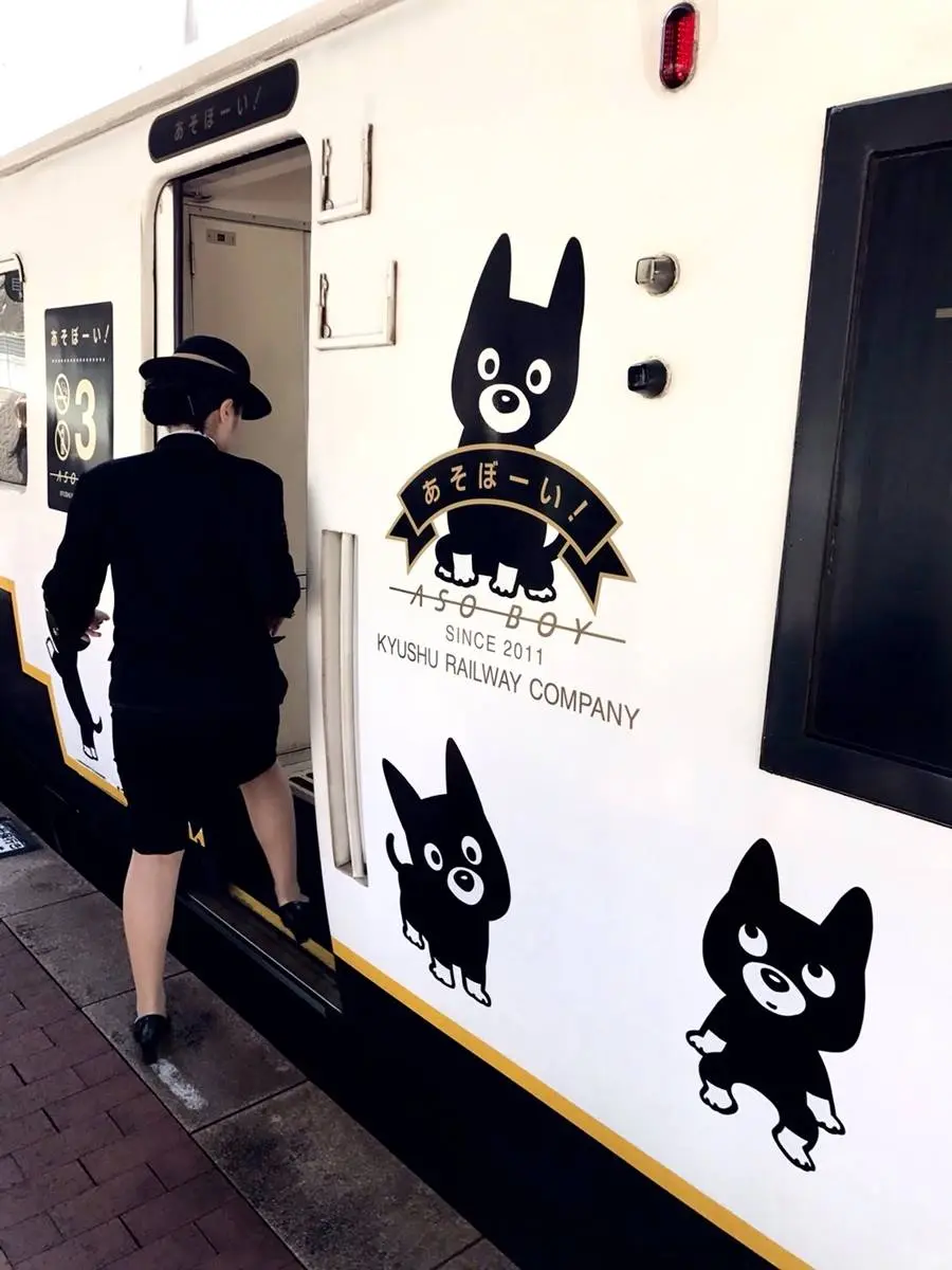 超人氣觀光列車!搭「小黑狗火車」玩九州,親子專屬球池、咖啡店小孩High翻 超人氣觀光列車!搭「小黑狗火車」玩九州,親子專屬球池、咖啡店小孩High翻