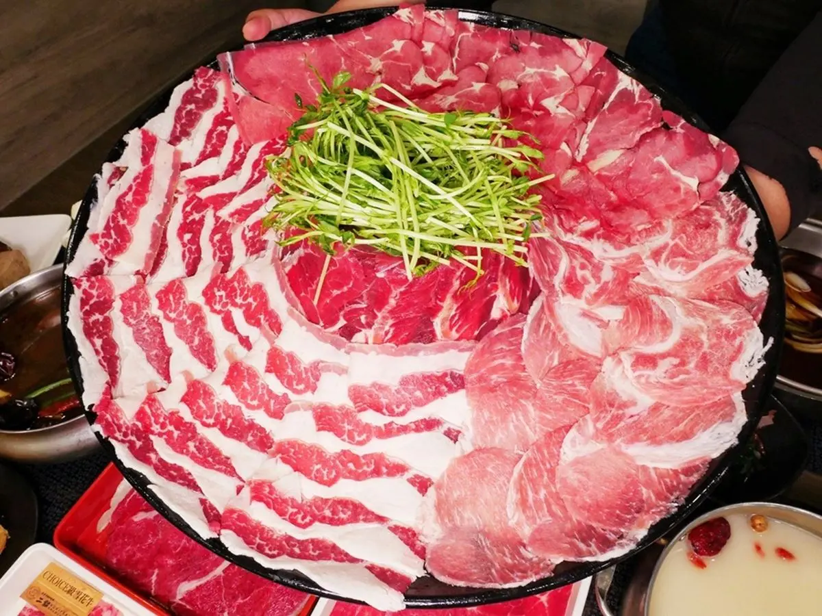 398元起肉品、自助吧吃到飽!台中「高CP值4.4星火鍋」,壽星5折開吃 398元起肉品、自助吧吃到飽!台中「高CP值4.4星火鍋」,壽星5折開吃