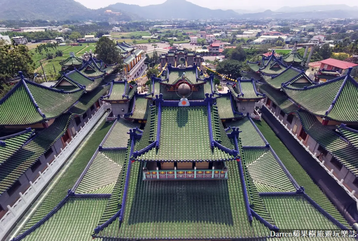 過年來拜拜、拍美照！全台８處「最美宮廟」：台版青瓦臺、神隱少女場景、香客大樓推薦