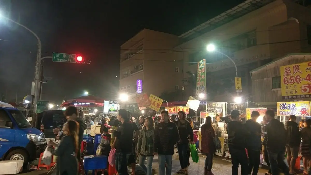 元宵後刺激開炸!2026鹽水蜂炮3/2~3/3登場,5蜂炮路線+美食、景點攻略 鹽水美食2|鹽水夜市:每週三限定的道地夜市