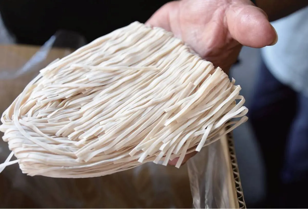 「窮人家麵條」變特色小吃! 鹽水80年「豆簽羹」,蚵仔+虱目魚湯底征服老饕 「窮人家麵條」變特色小吃! 鹽水80年「豆簽羹」,蚵仔+虱目魚湯底征服老饕