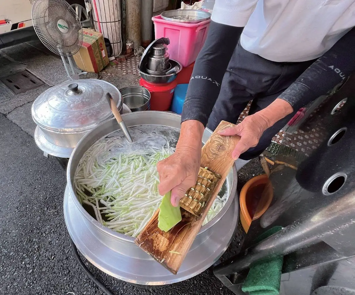 「窮人家麵條」變特色小吃! 鹽水80年「豆簽羹」,蚵仔+虱目魚湯底征服老饕 「窮人家麵條」變特色小吃! 鹽水80年「豆簽羹」,蚵仔+虱目魚湯底征服老饕