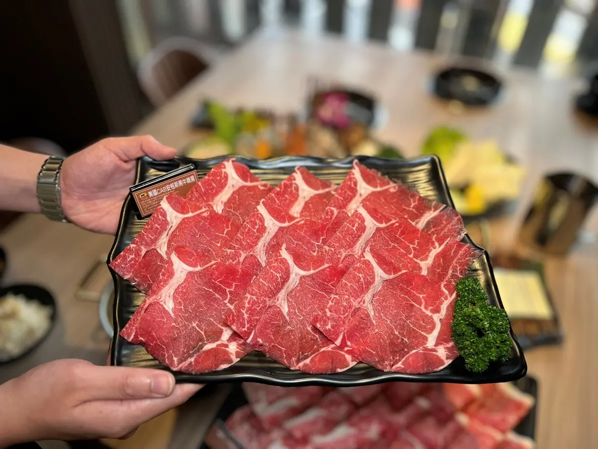 西門最狂「火鍋吃到飽」再展店!連3天免費送大肉盤、九孔鮑,70款自助吧暢吃 西門最狂「火鍋吃到飽」再展店!連3天免費送大肉盤、九孔鮑,70款自助吧暢吃