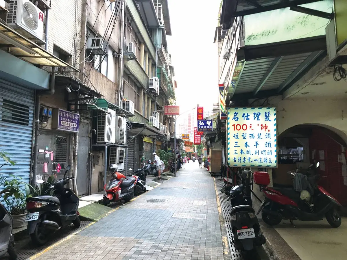 中和禁忌街區探祕！廟美街舊稱太驚悚，當年「這產業」多、生人勿近