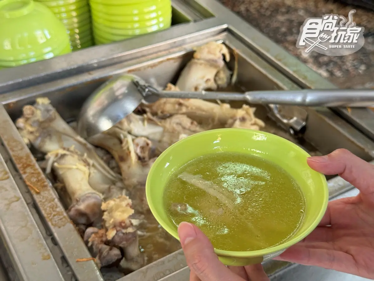 台北超強「黑金滷豬腳」宣布熄燈！最後營業只到「這天」，排隊朝聖人潮爆滿