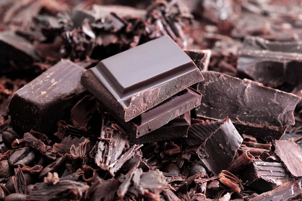 長輩群組愛轉發！網傳「番茄、綠色蔬菜」等10食物不能放冰箱？專家完整解答