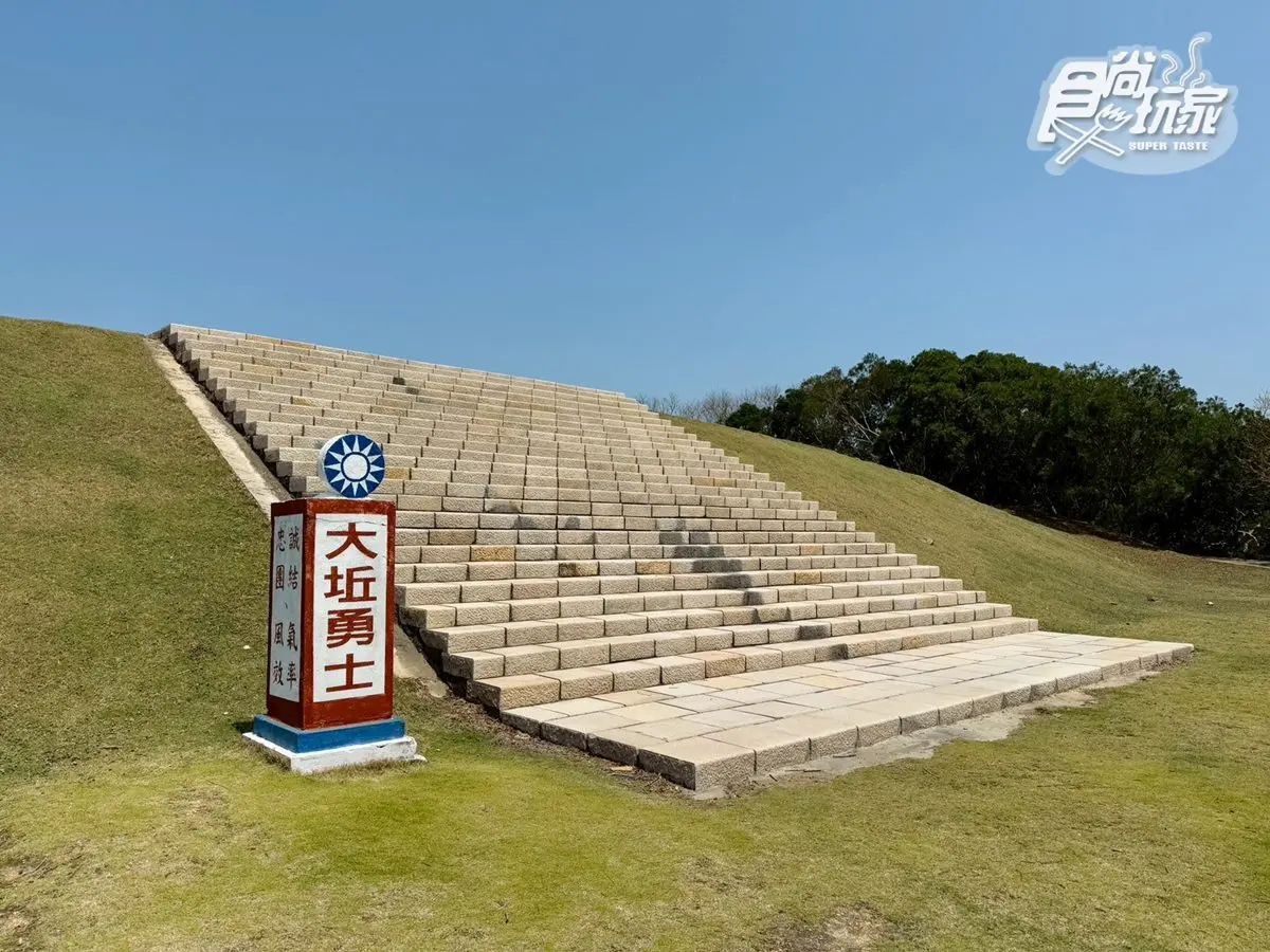 50元零距離餵小鹿!大坵島「台版小奈良」200隻梅花鹿,還能順遊「龍貓隧道」 50元零距離餵小鹿!大坵島「台版小奈良」200隻梅花鹿,還能順遊「龍貓隧道」