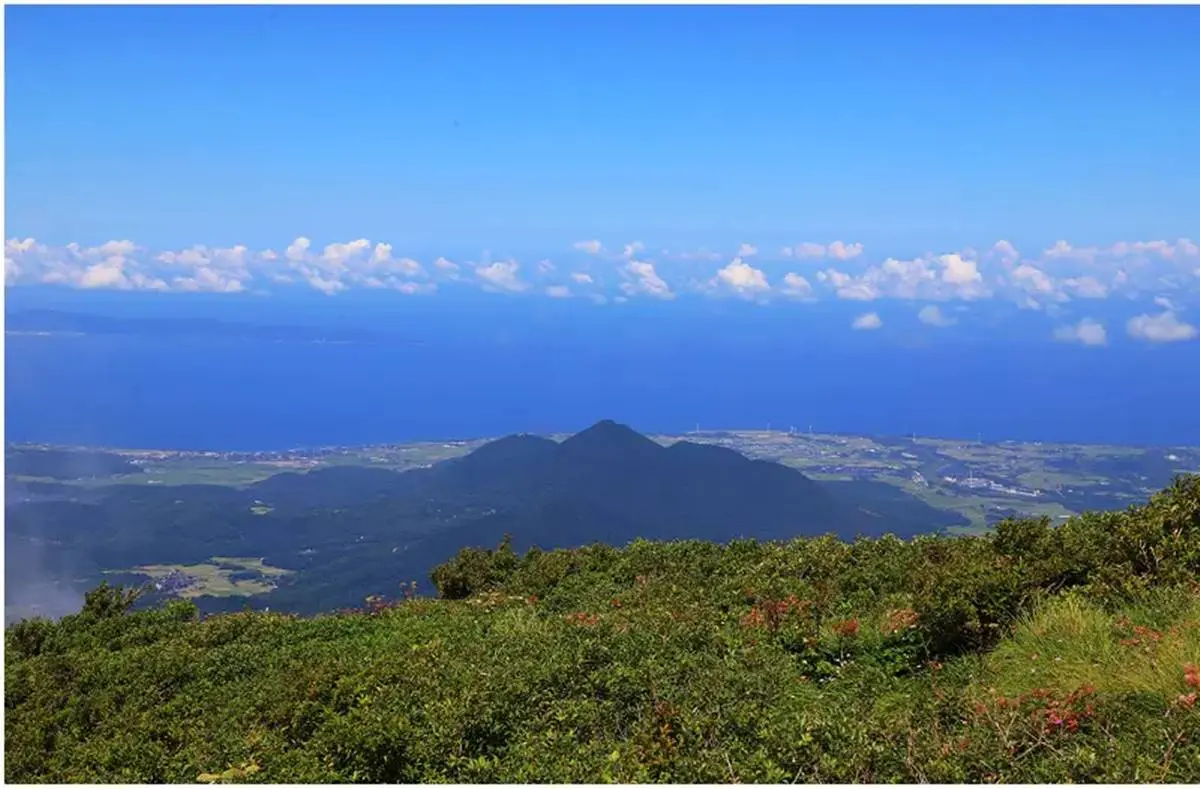 日本最神祕山岳!春日走「鳥取大山」步道,超美「木製登頂證」能免費刻姓名 日本最神祕山岳!春日走「鳥取大山」步道,超美「木製登頂證」能免費刻姓名
