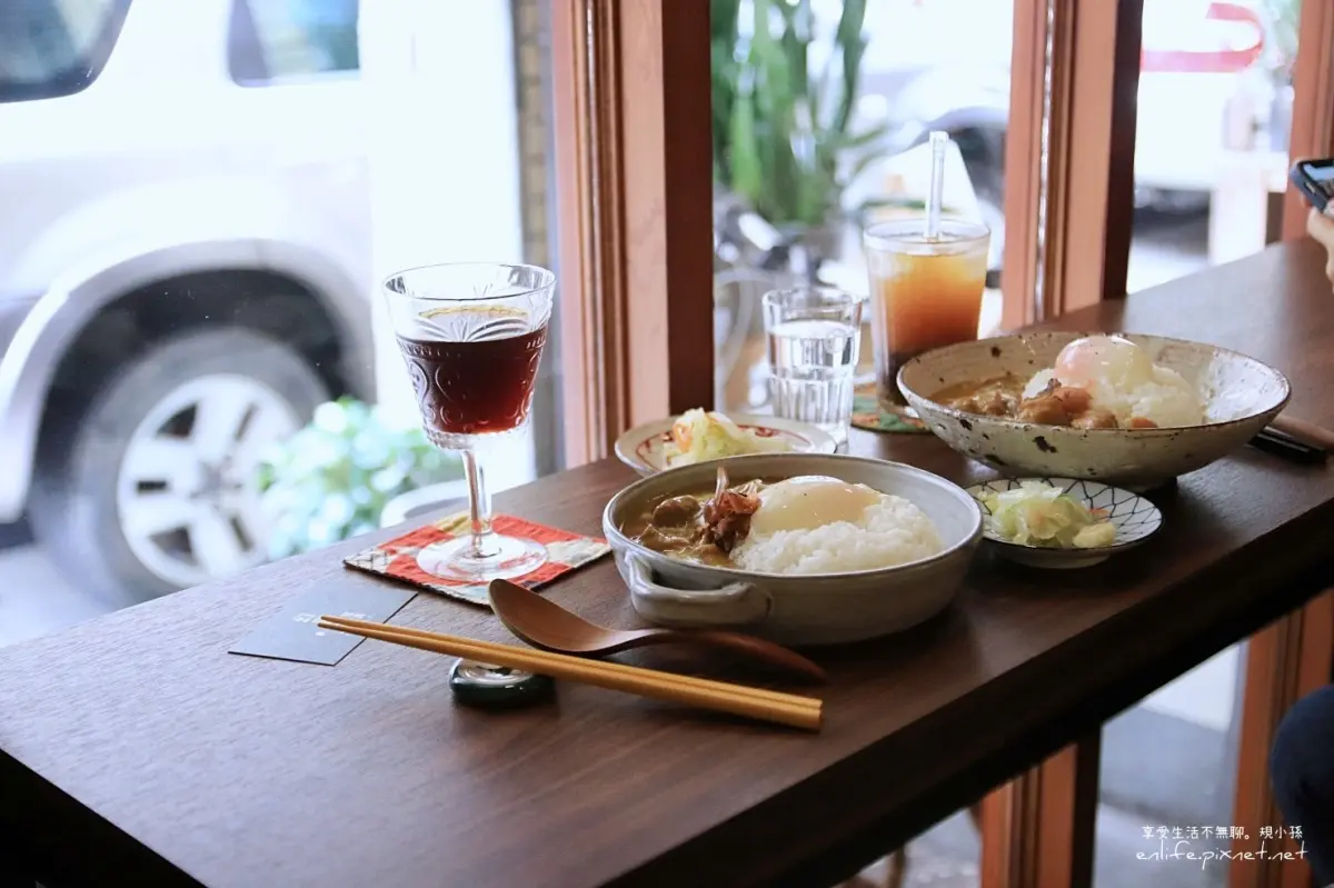 大稻埕碼頭廣場周邊美食10｜幻猻家珈琲Pallas Café：老宅自家烘豆咖啡