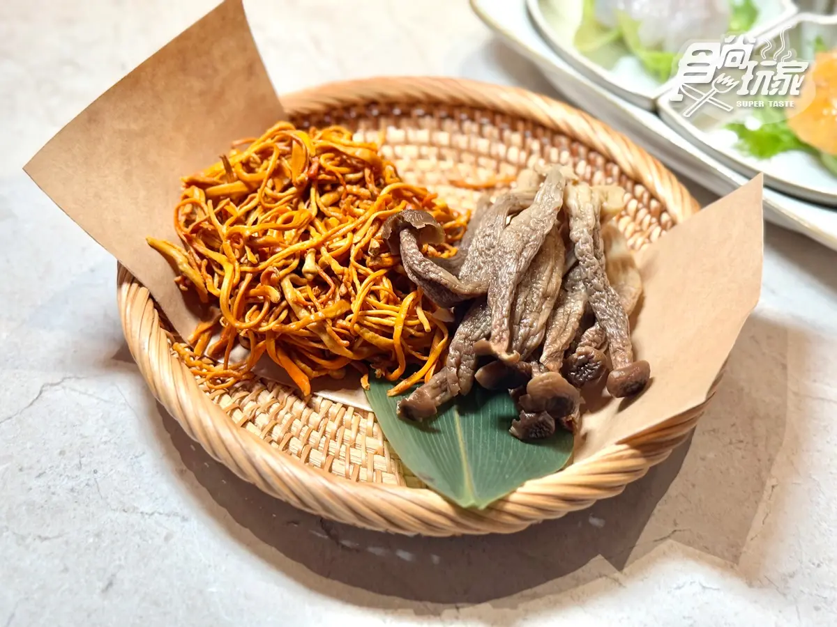 4.9星「高CP值火鍋」插旗中山!10大必點+煲仔飯火焰秀,還有冰粉DIY吃到飽 4.9星「高CP值火鍋」插旗中山!10大必點+煲仔飯火焰秀,還有冰粉DIY吃到飽