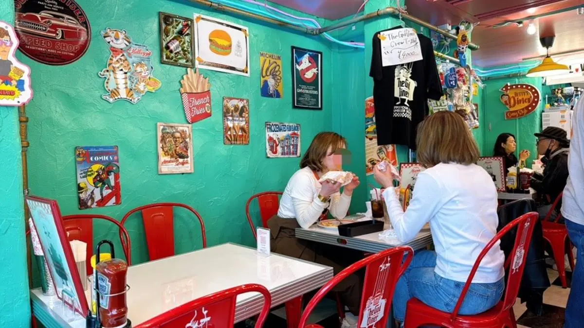 想吃卻很難找!東京「4.9星漢堡神店」入口超神祕,必點「經典漢堡」肉排很juicy 想吃卻很難找!東京「4.9星漢堡神店」入口超神祕,必點「經典漢堡」肉排很juicy