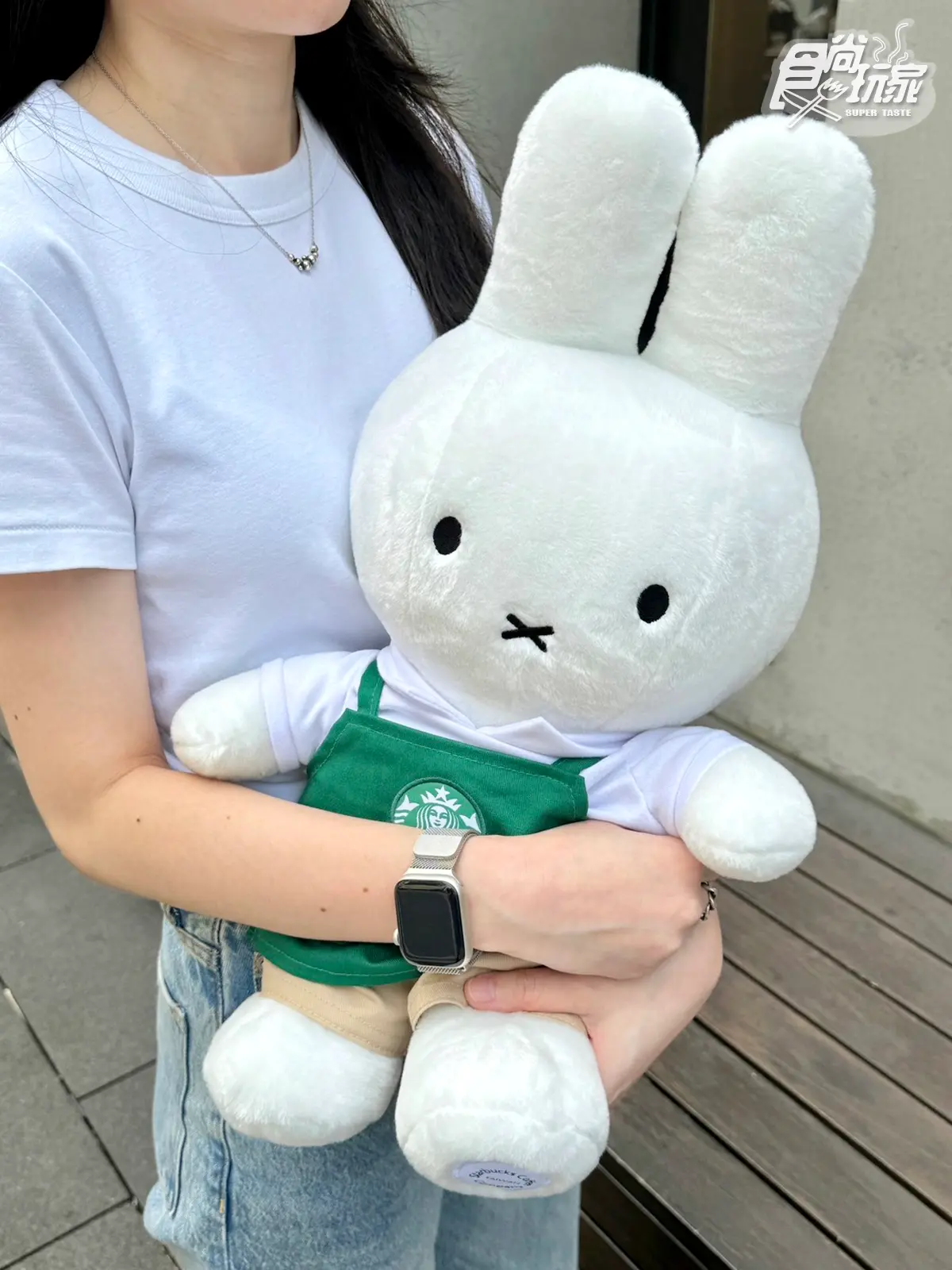 米飛兔綠圍裙娃娃太Q！「星巴克ｘmiffy」10款周邊開箱，端午禮盒買一送一券