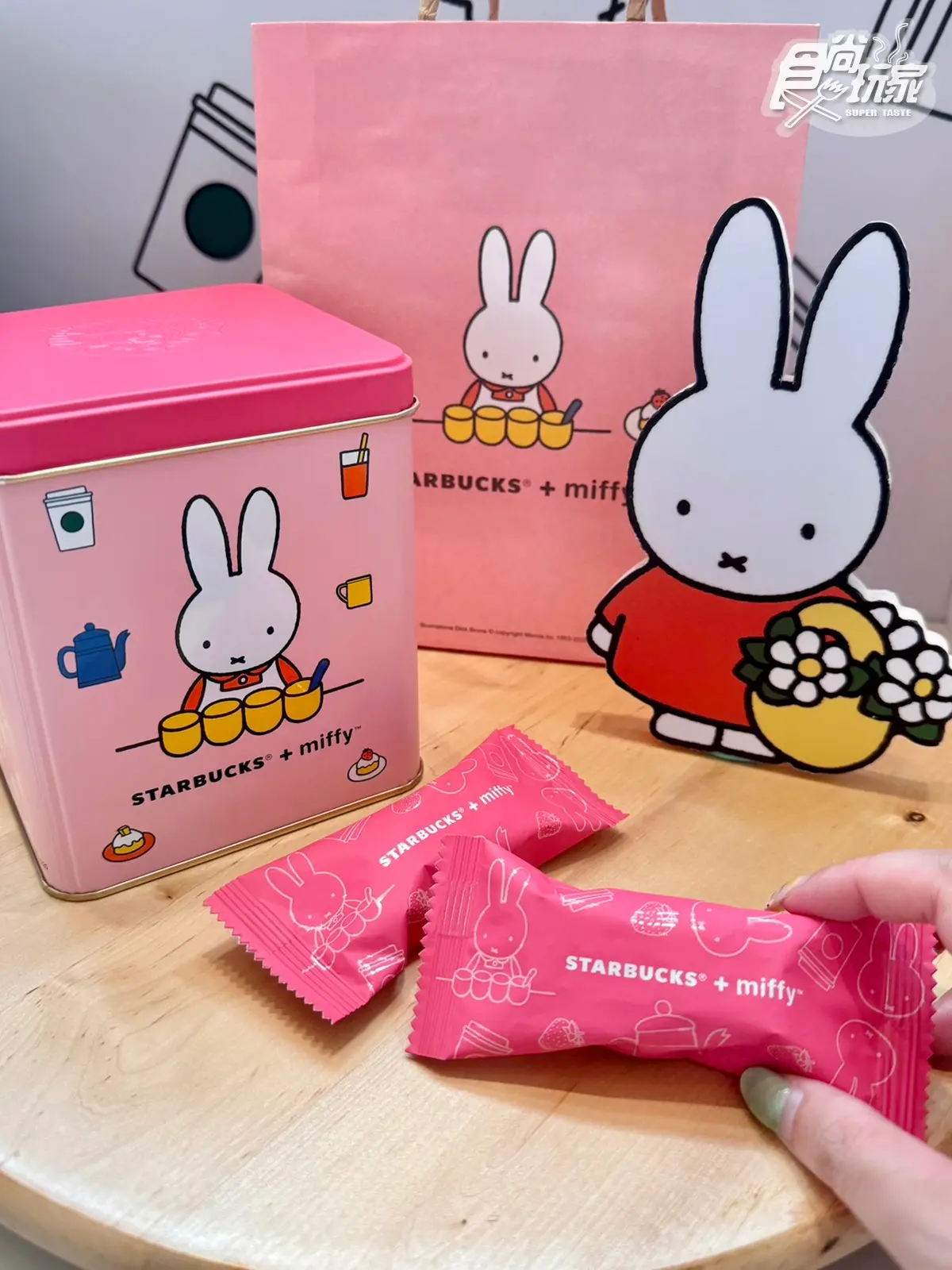 米飛兔綠圍裙娃娃太Q！「星巴克ｘmiffy」10款周邊開箱，端午禮盒買一送一券