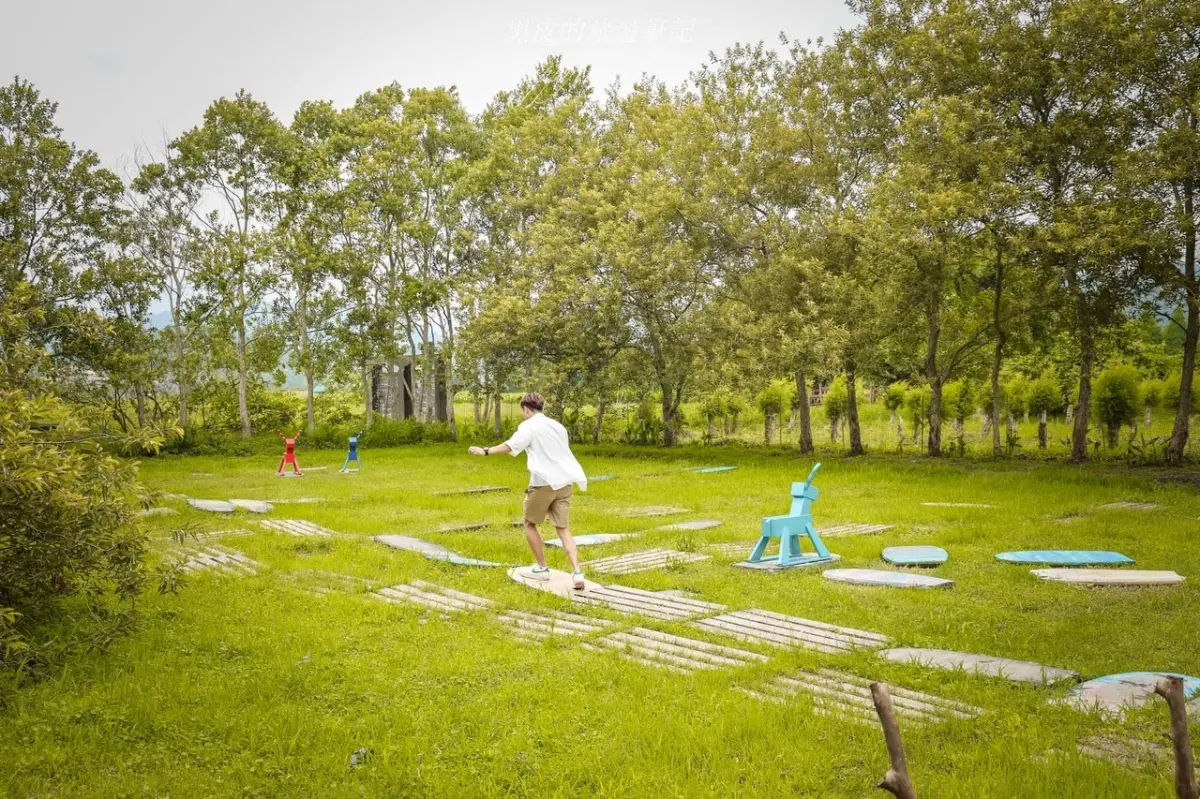 網譽「天使的花毯」!100元拍爆萬坪「七彩金針花海」,還有絕美水上綠色隧道 網譽「天使的花毯」!100元拍爆萬坪「七彩金針花海」,還有絕美水上綠色隧道