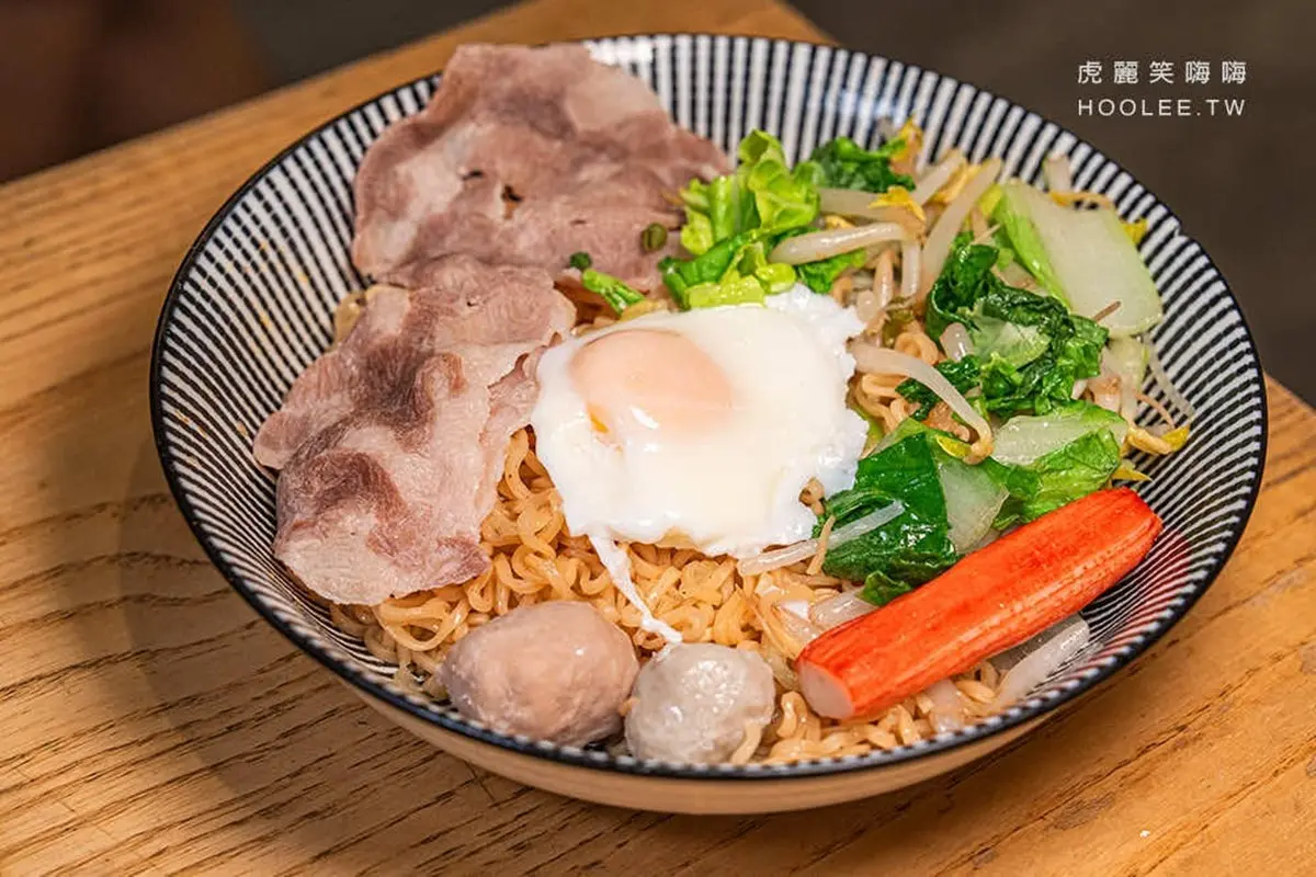 「高雄最狂蚵仔煎」是這家!香酥餅皮中間竟藏炒泡麵,再加牽絲乳酪超銷魂 「高雄最狂蚵仔煎」是這家!香酥餅皮中間竟藏炒泡麵,再加牽絲乳酪超銷魂