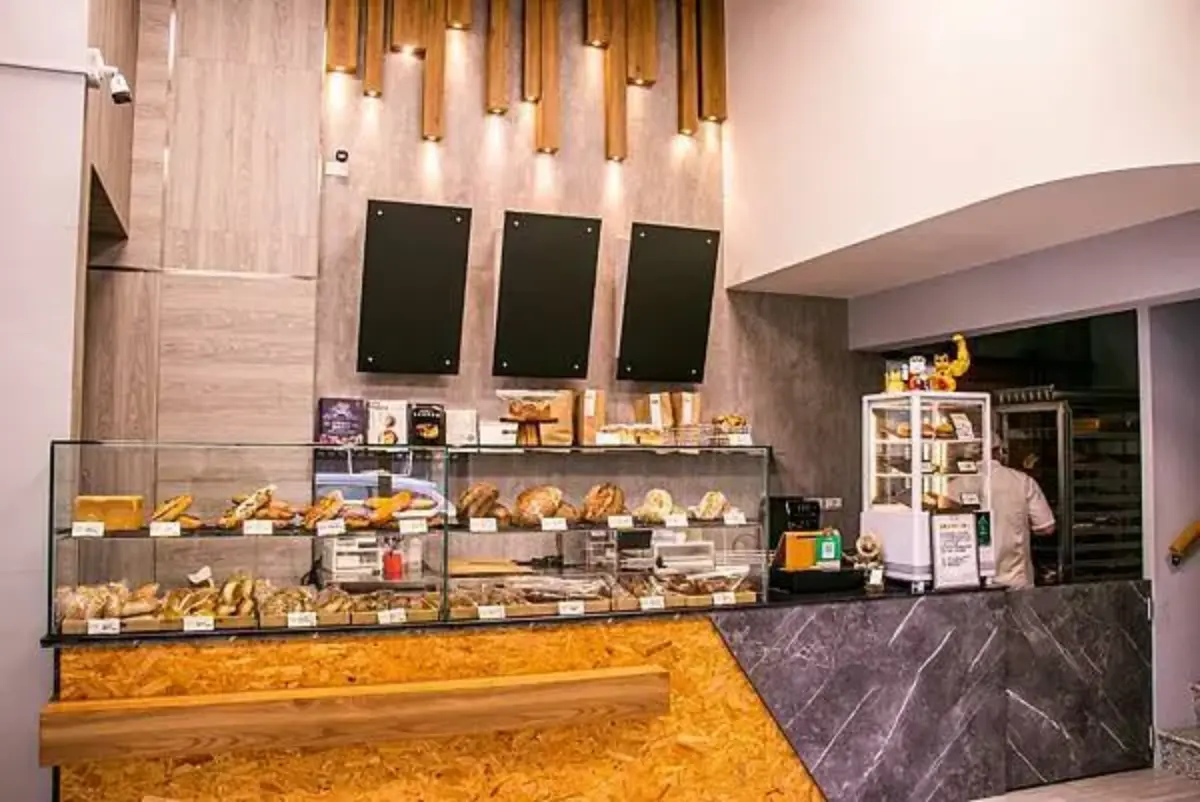 隱身民宅裡的麵包店！「全酸種麵包、奶酥餐包」必吃，這１款吃得到紅心芭樂